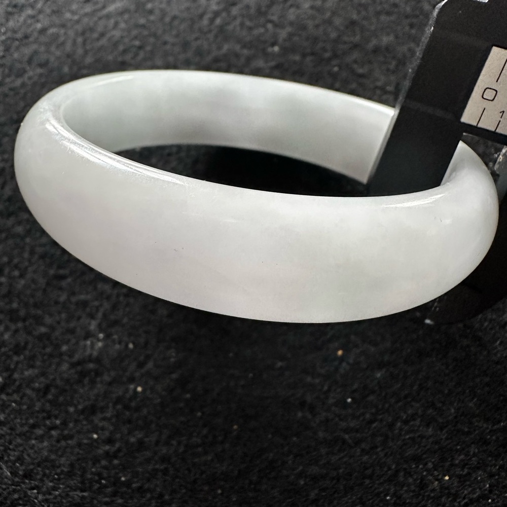 Natural Burmese White Jade Bangle, Thailand Burma, Vintage Neiman Marcus